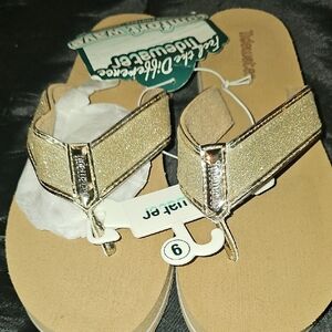 Tidewater NWT Beach Club Bethany Gold Women's Gold Sandals Size 9 (Fit 8 Better)